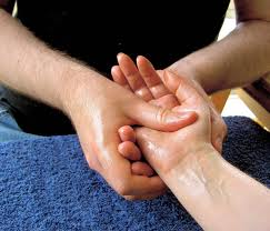 masáž ruky